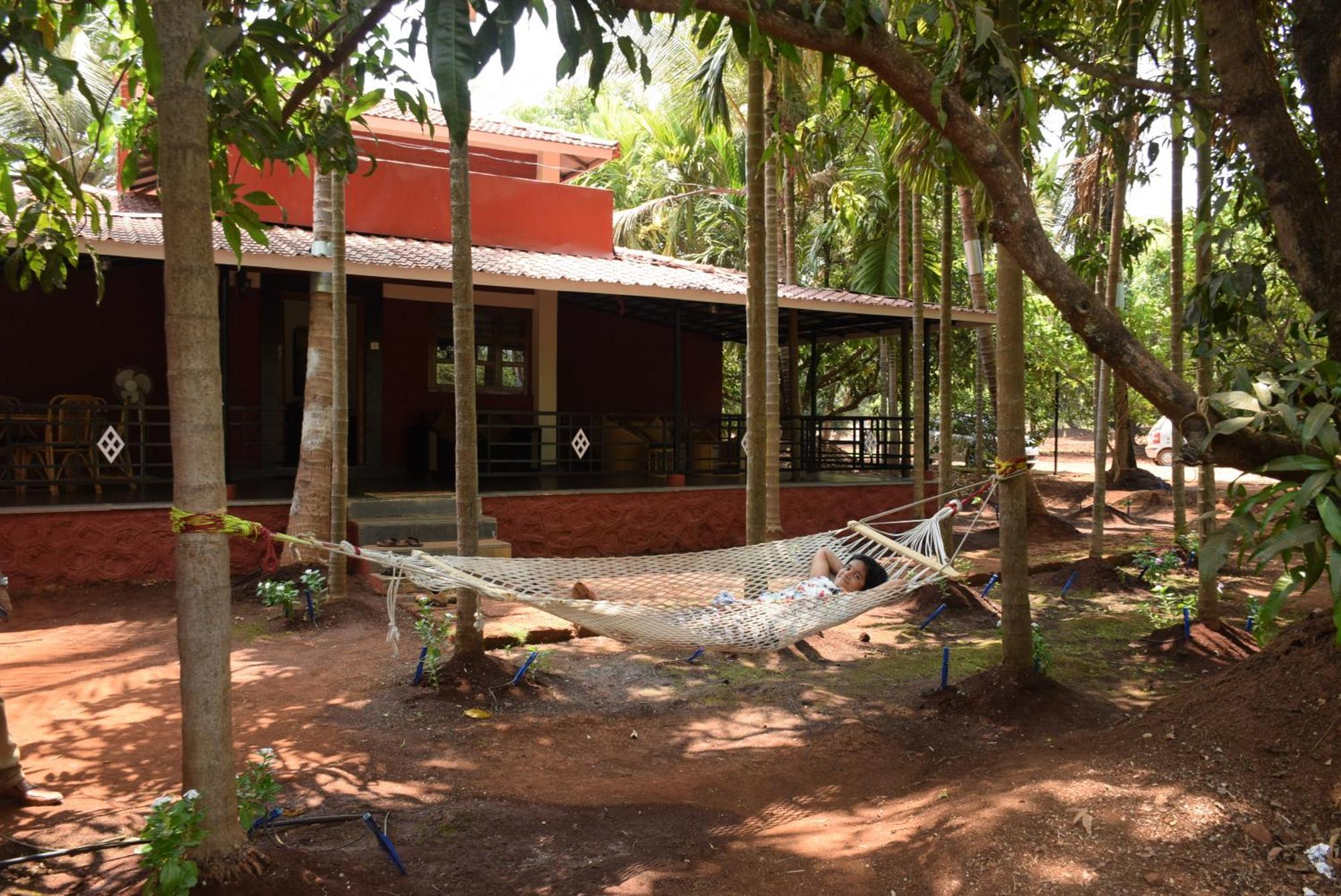 Chiplūn红屋顶农场旅馆别墅 外观 照片